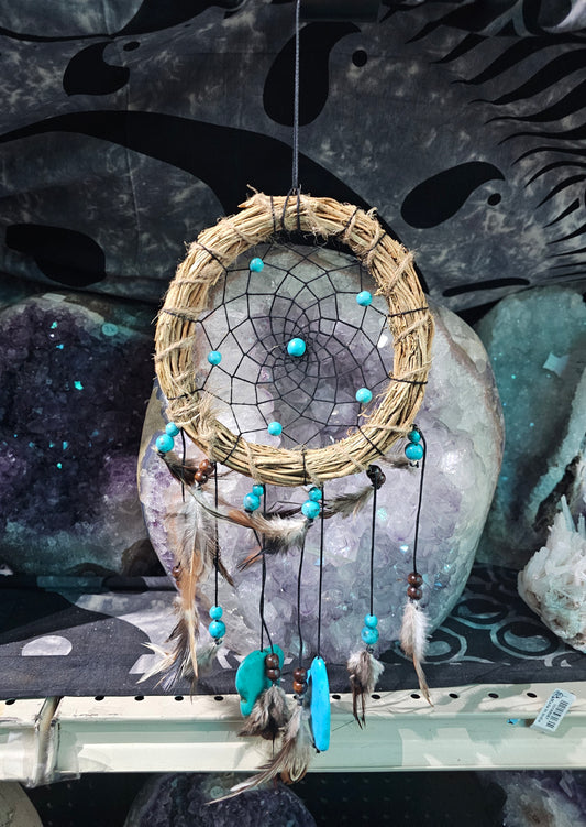 Dreamcatcher Wreath Ring with Blue and Green (Turquoise) Howlite - 20" (inches) in length.