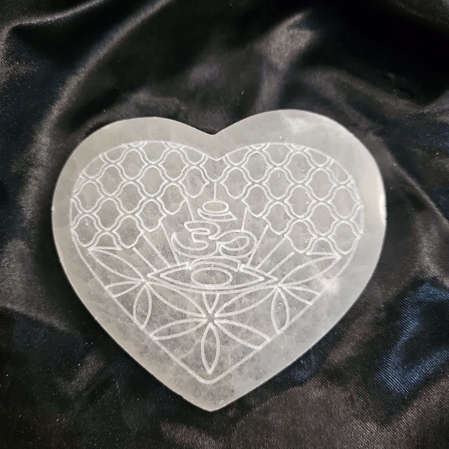 OM Symbol Heart - 4" Selenite Charging Plate