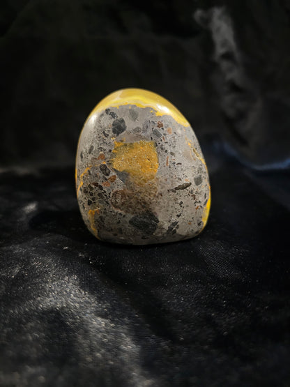 ﻿Bumblebee Jasper Free Form