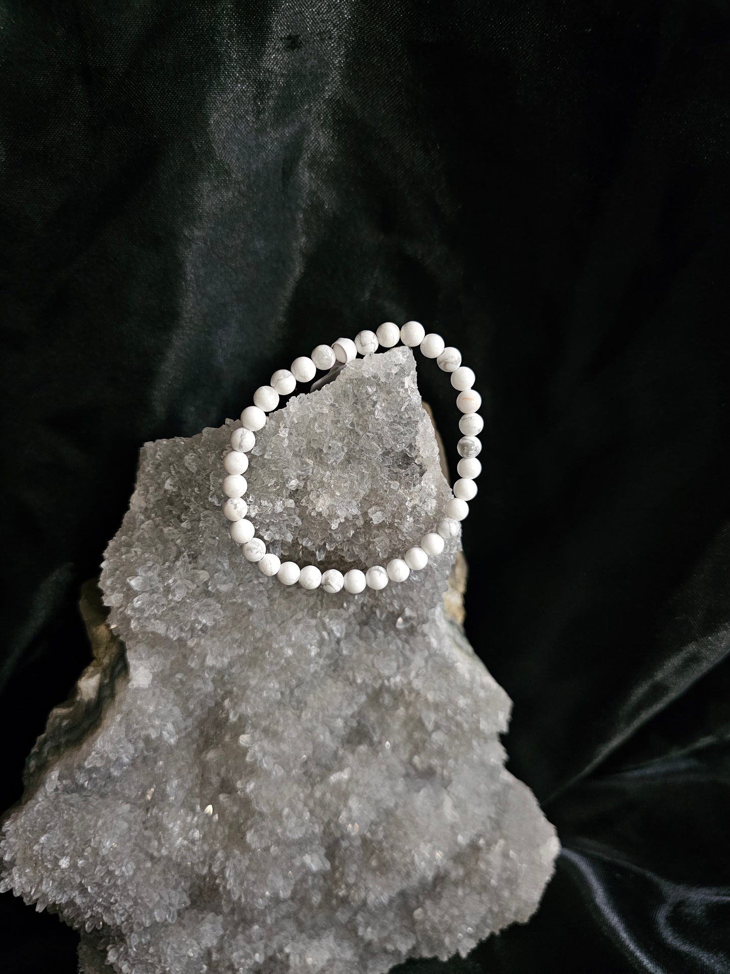 White Howlite Kids Bracelet — 4mm