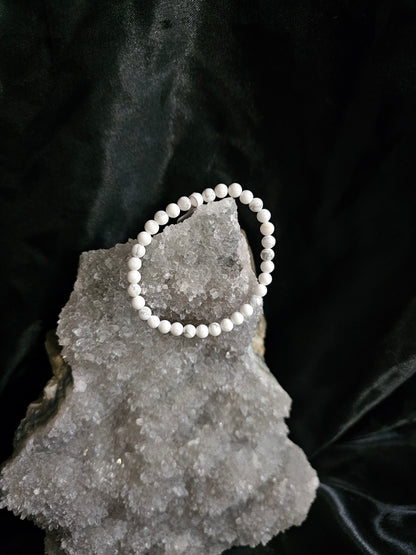 White Howlite Kids Bracelet — 4mm