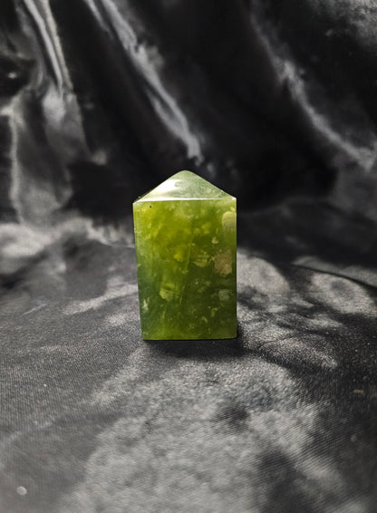 Obelisk / Tower - Jadeite