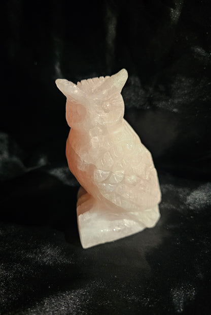 🦉 Rose Quartz Owl