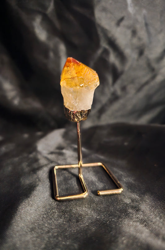 🔶 Point - Citrine on Stand – 3"