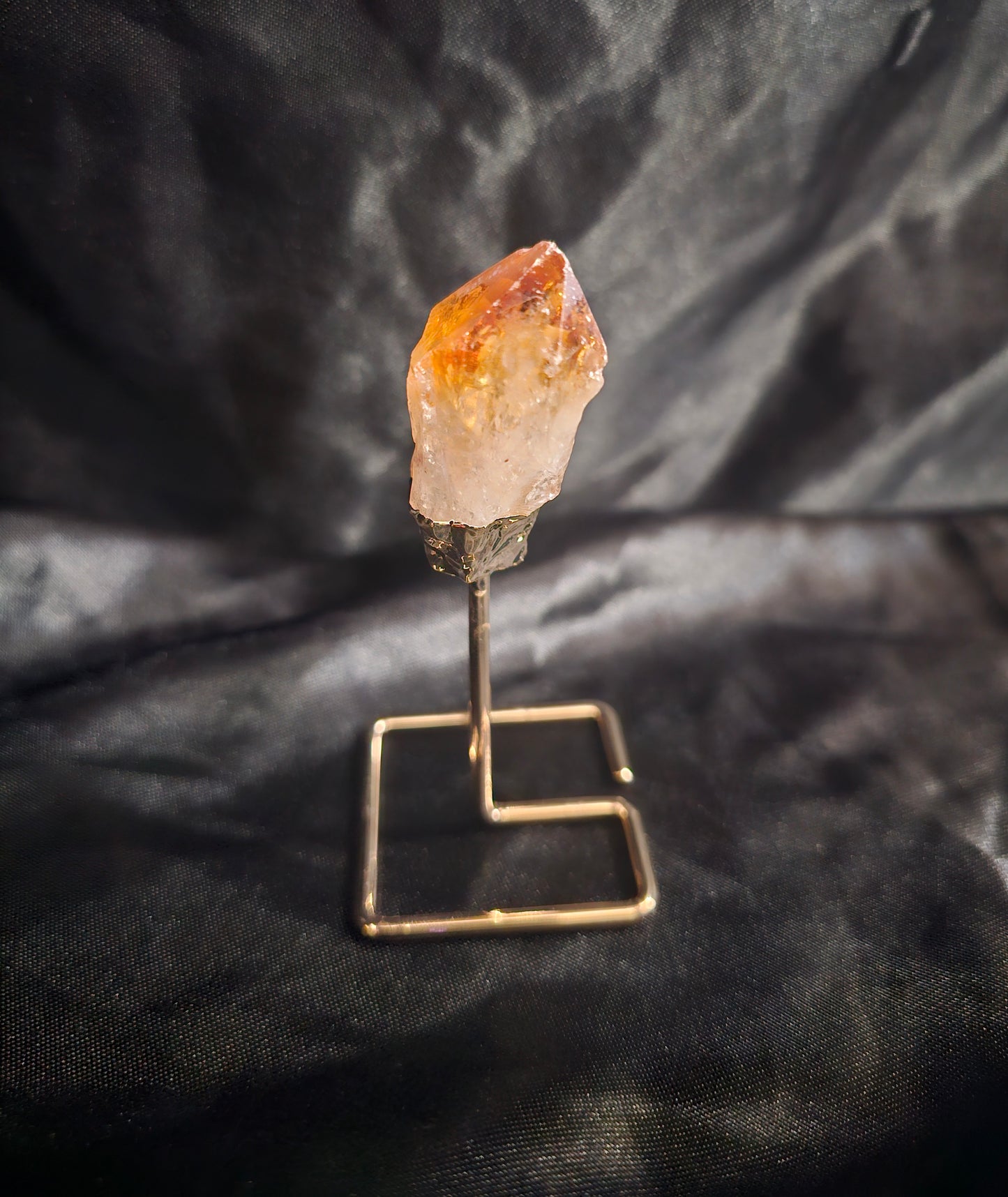 🔶 Point - Citrine on Stand – 3"